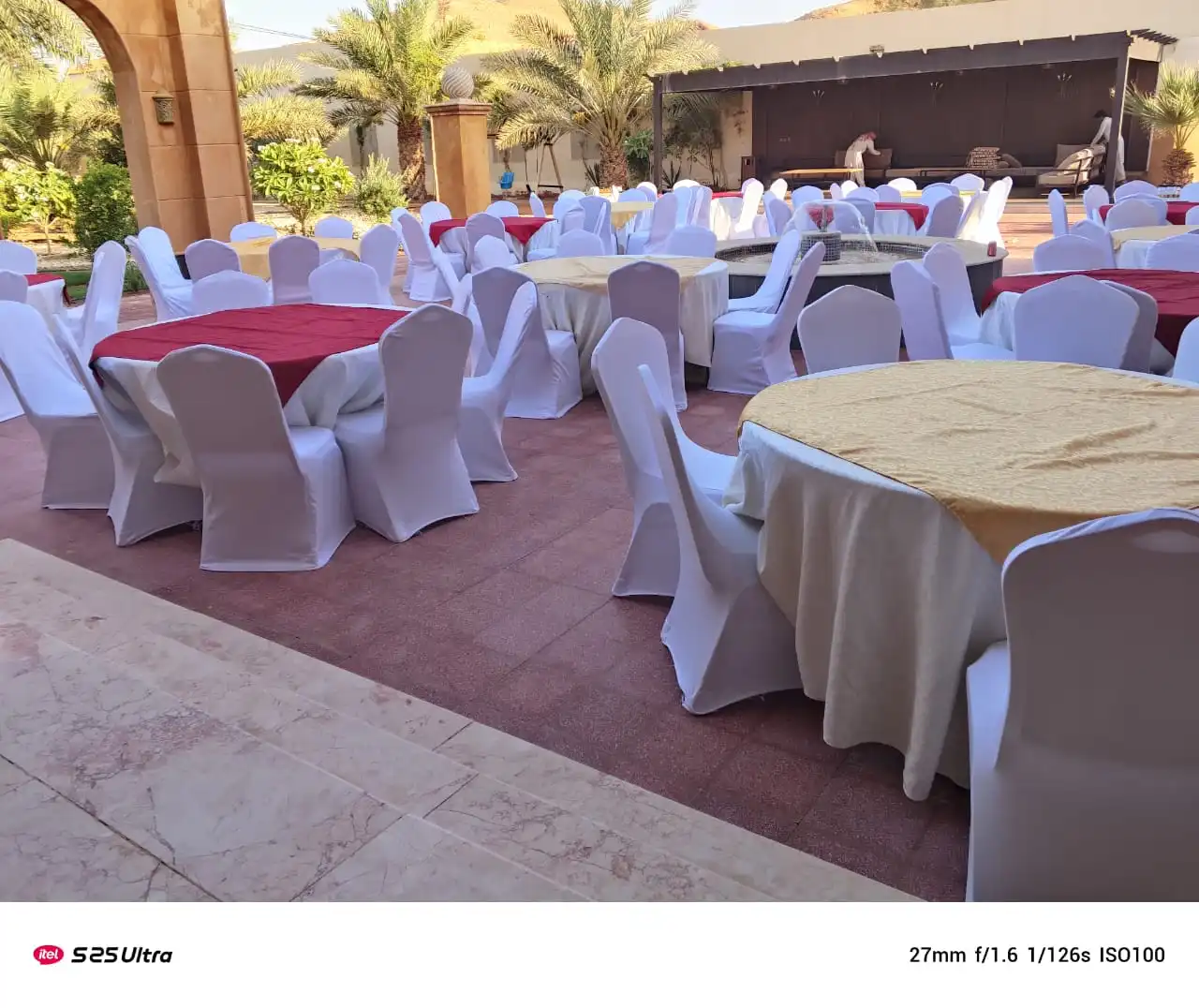 قهوجي الرياض - صباب محترف يقدم القهوة العربية الأصيلة في مناسبة فاخرة